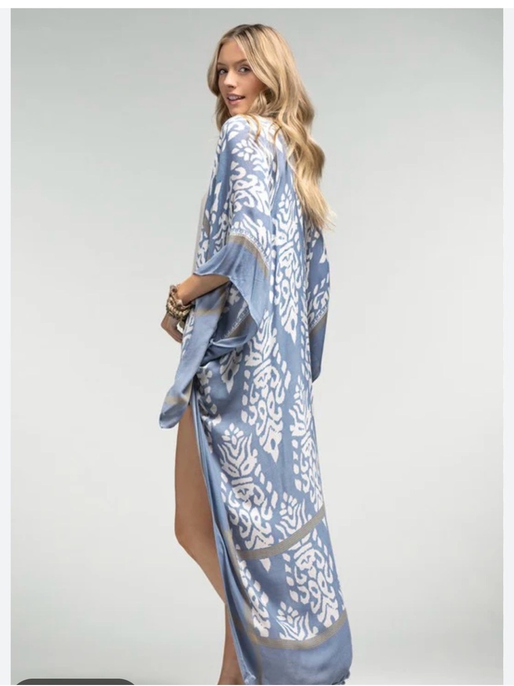 Blue and White Patterned Kimono Robe - Damask